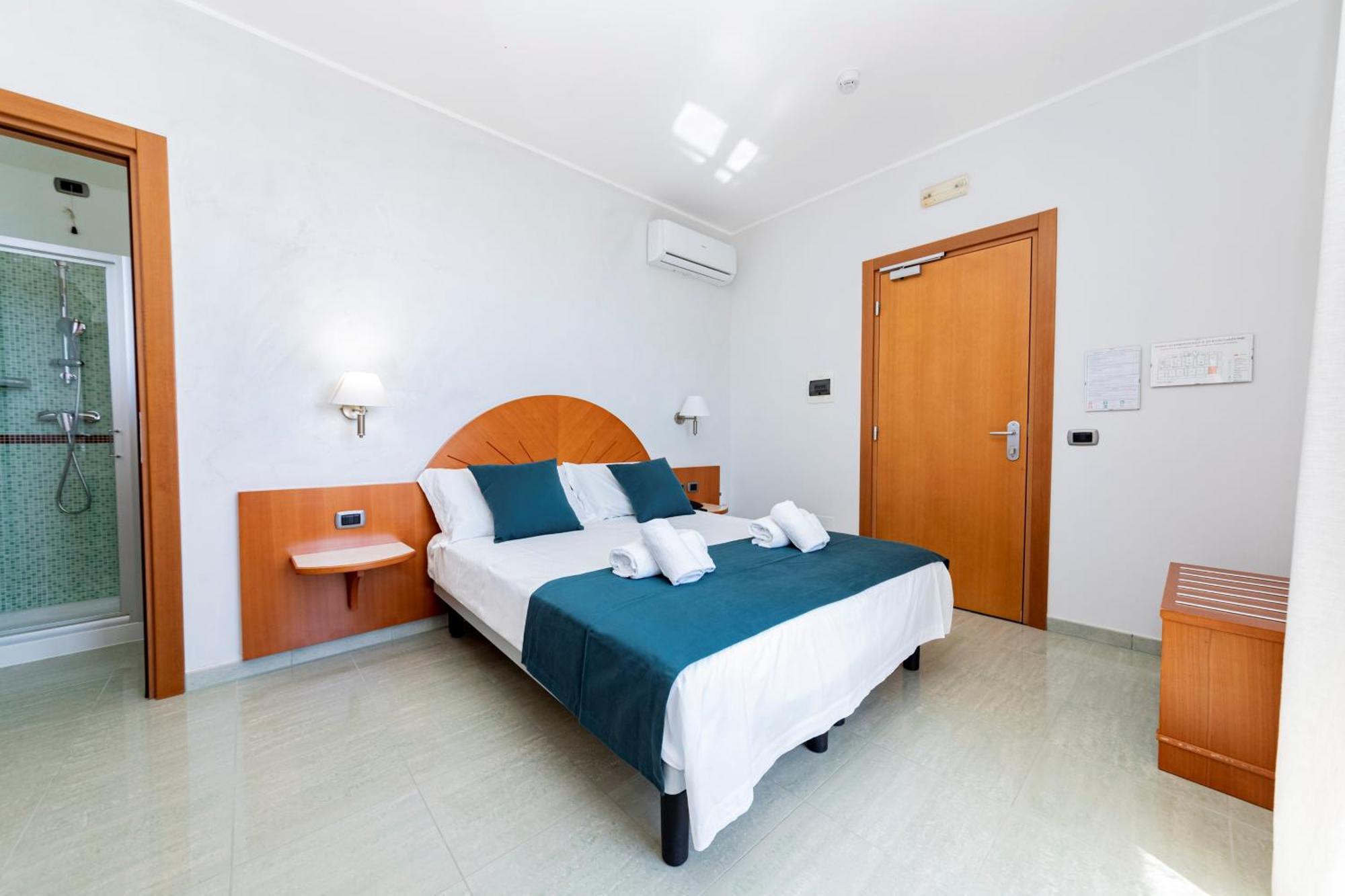 Hotel Alba Torre Lapillo Exteriör bild