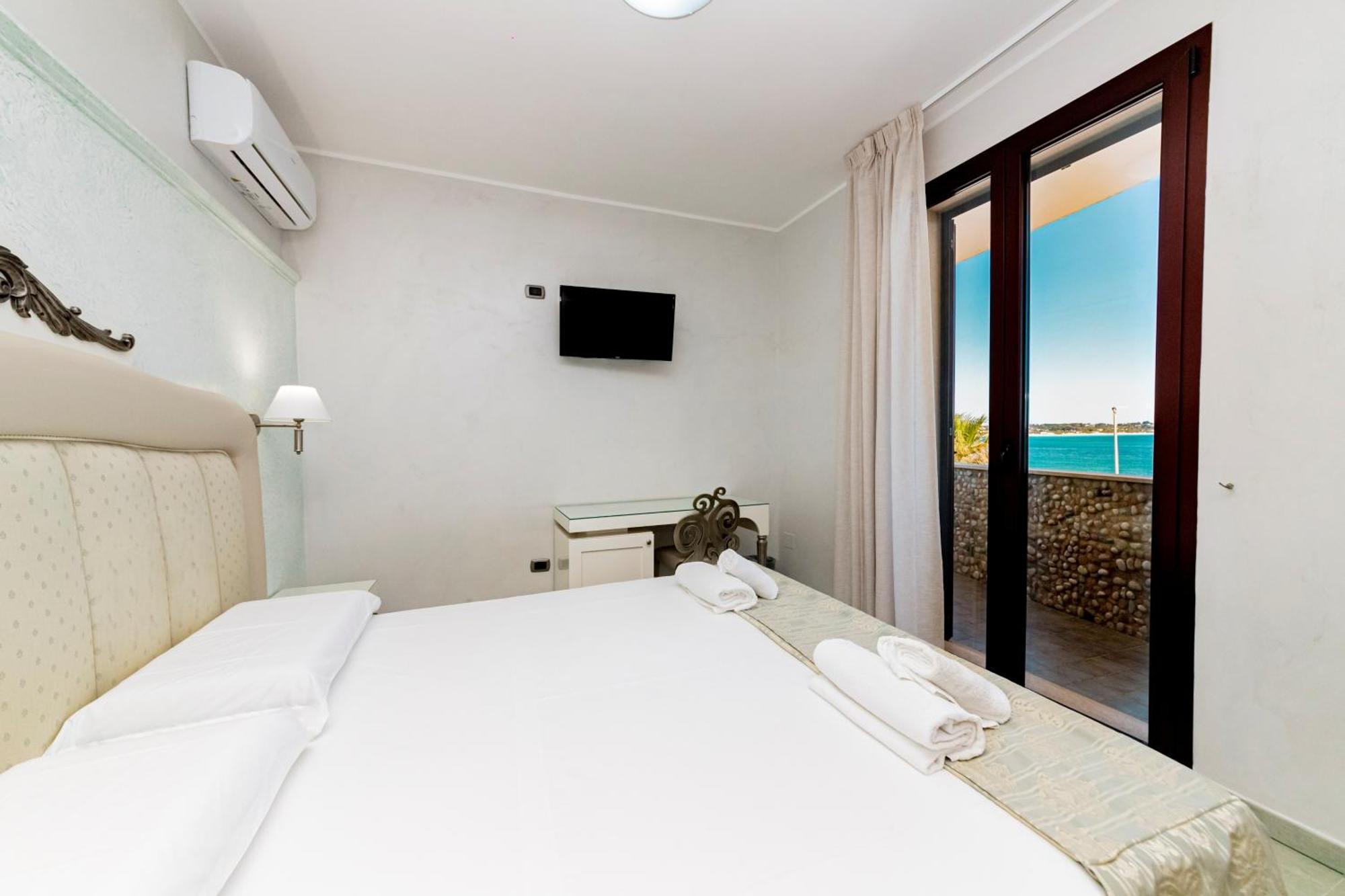 Hotel Alba Torre Lapillo Exteriör bild