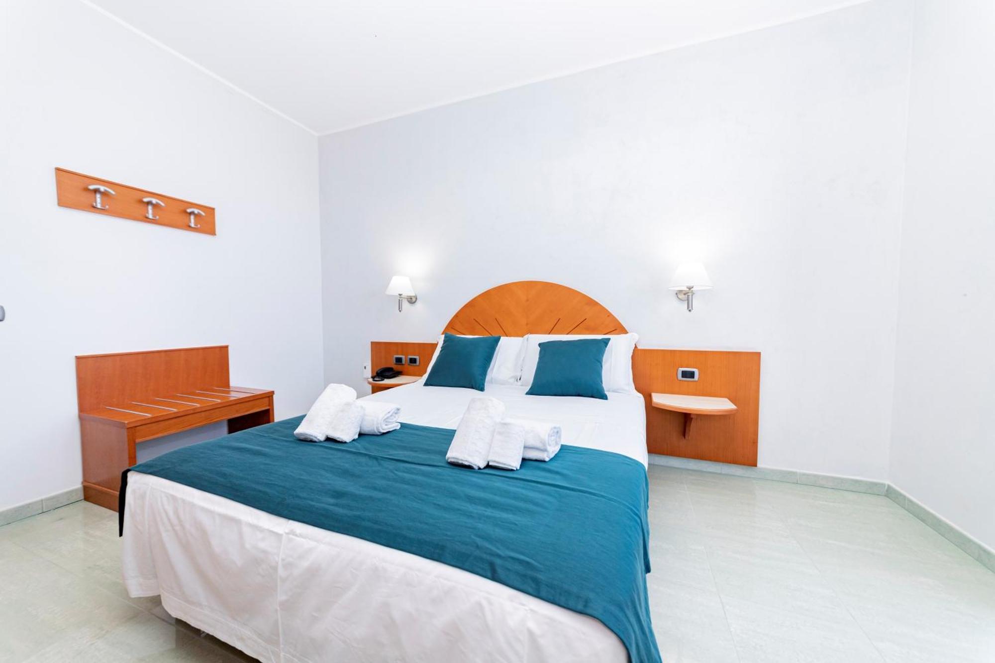 Hotel Alba Torre Lapillo Exteriör bild