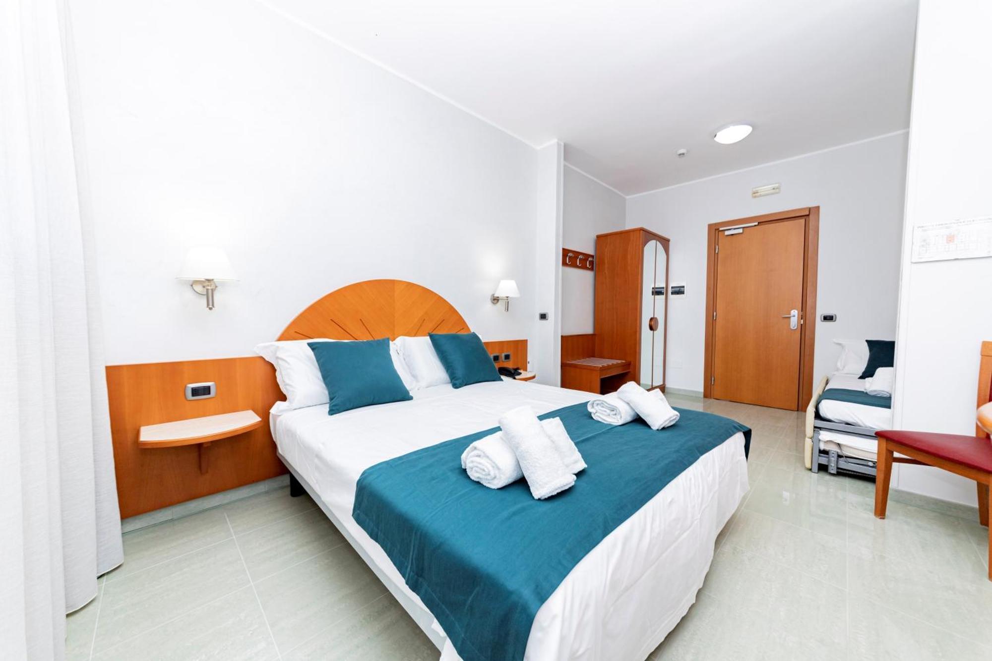Hotel Alba Torre Lapillo Exteriör bild