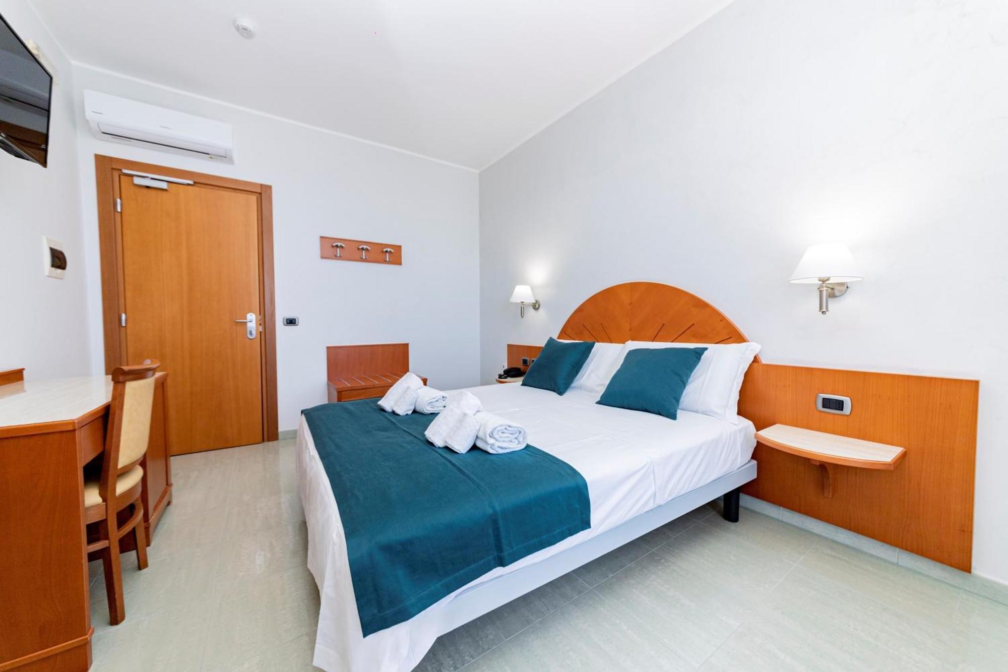 Hotel Alba Torre Lapillo Exteriör bild
